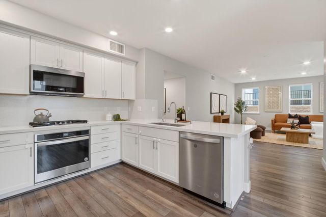 254 Agustin Narvaez 7, San Jose, CA 95136
