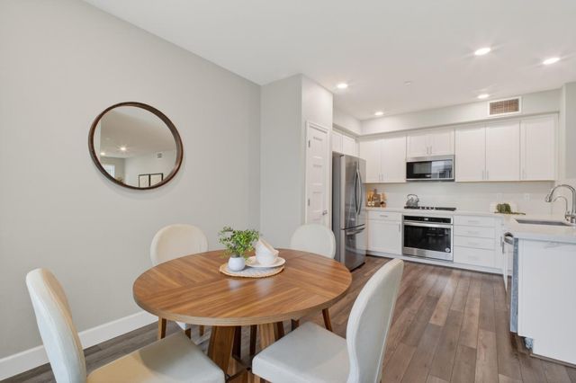 254 Agustin Narvaez 7, San Jose, CA 95136