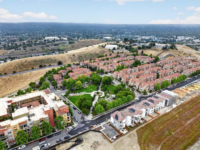 254 Agustin Narvaez 7, San Jose, CA 95136