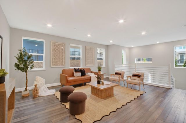 254 Agustin Narvaez 7, San Jose, CA 95136