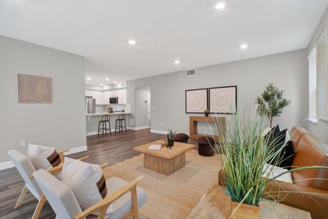 254 Agustin Narvaez 7, San Jose, CA 95136