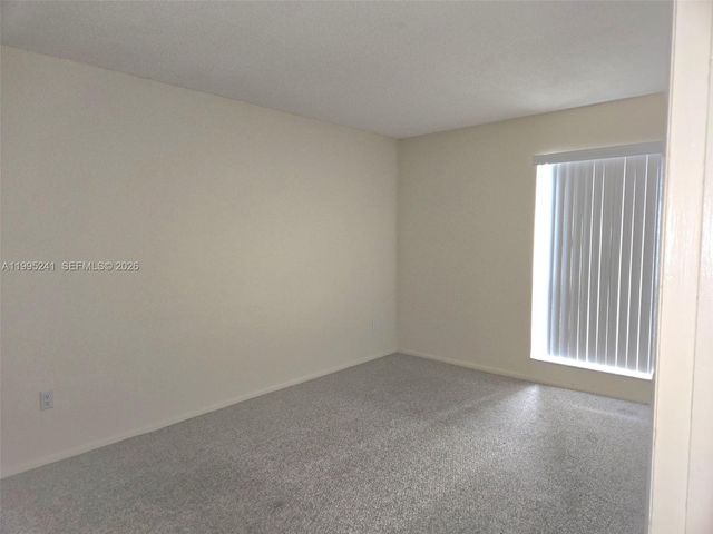 10784 N Kendall Dr D4, Miami, FL 33176