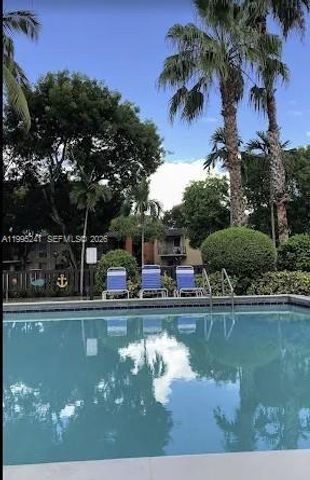 10784 N Kendall Dr D4, Miami, FL 33176