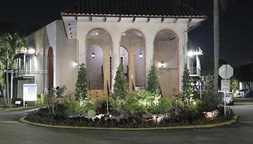 10784 N Kendall Dr D4, Miami, FL 33176