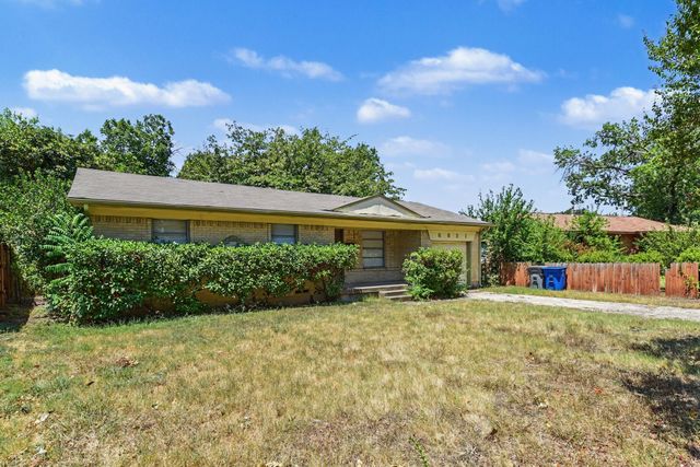 8821 Rustown Drive, Dallas, TX 75228