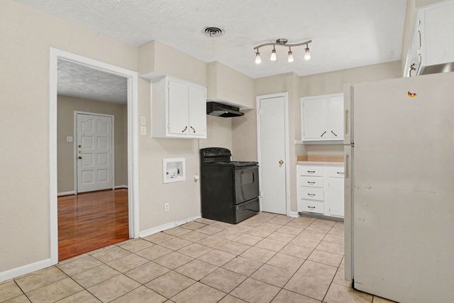 8821 Rustown Drive, Dallas, TX 75228