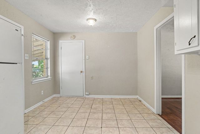 8821 Rustown Drive, Dallas, TX 75228