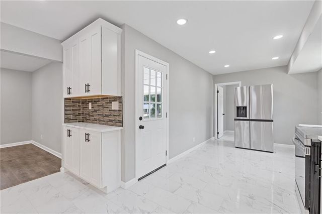 551 Briggs SW Circle, Lilburn, GA 30047