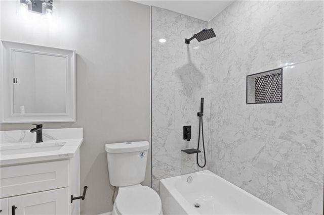 551 Briggs SW Circle, Lilburn, GA 30047