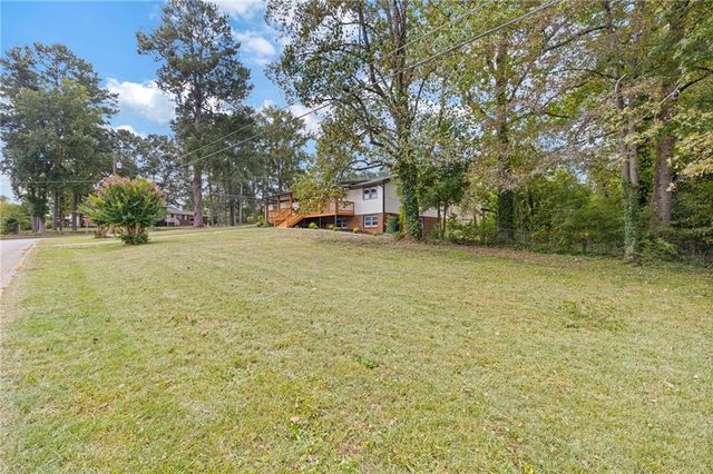 551 Briggs SW Circle, Lilburn, GA 30047