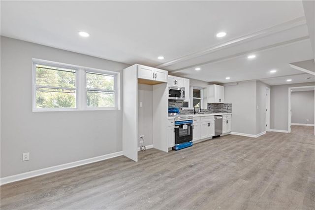 551 Briggs SW Circle, Lilburn, GA 30047