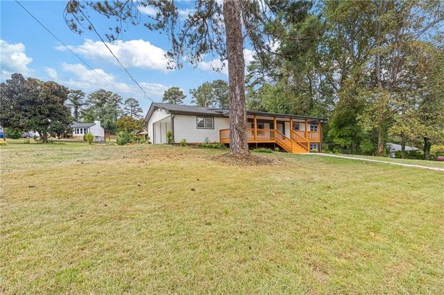 551 Briggs SW Circle, Lilburn, GA 30047