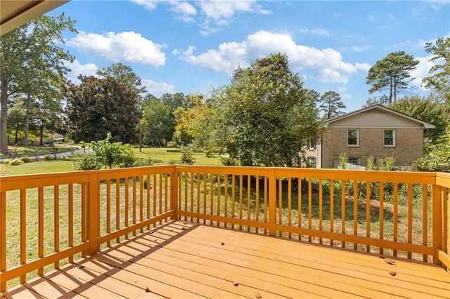 551 Briggs SW Circle, Lilburn, GA 30047