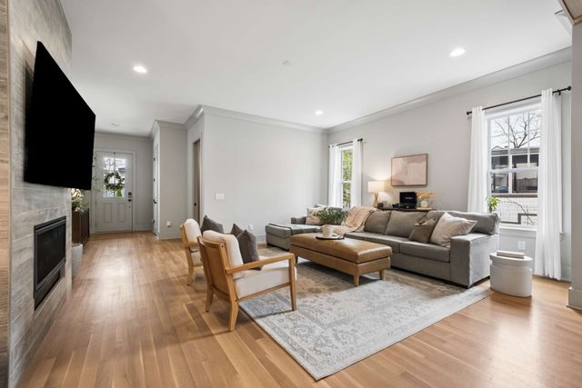 6368B Alamo Pl, Nashville, TN 37209