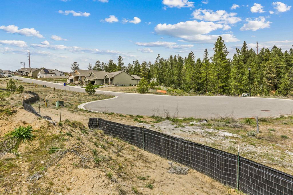 5101 N Scenic Ln, Spokane, WA 99212 photo 2