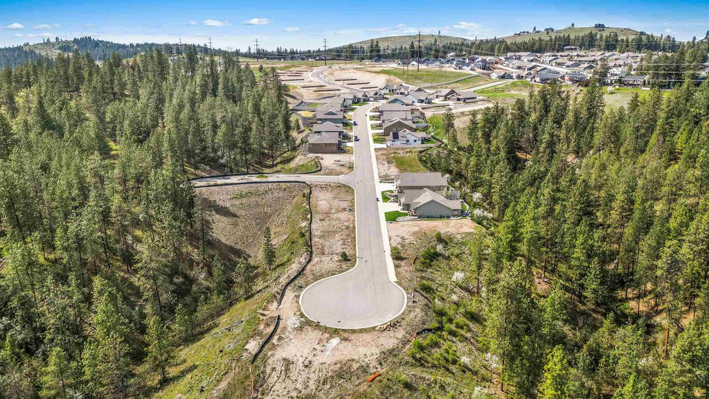 5101 N Scenic Ln, Spokane, WA 99212 photo 3