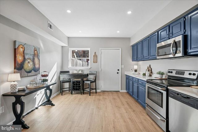 817 4TH ST NE, Washington, DC 20002