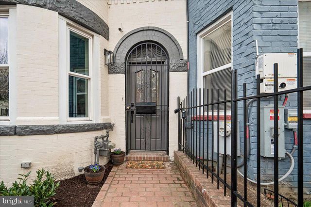 817 4TH ST NE, Washington, DC 20002