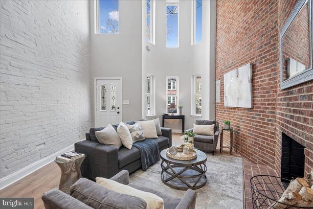 817 4TH ST NE, Washington, DC 20002