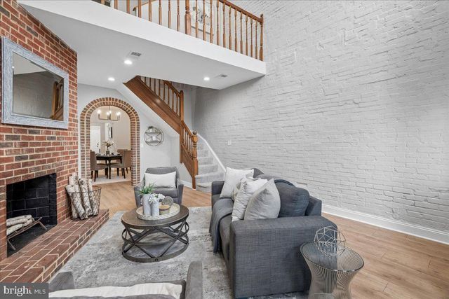 817 4TH ST NE, Washington, DC 20002