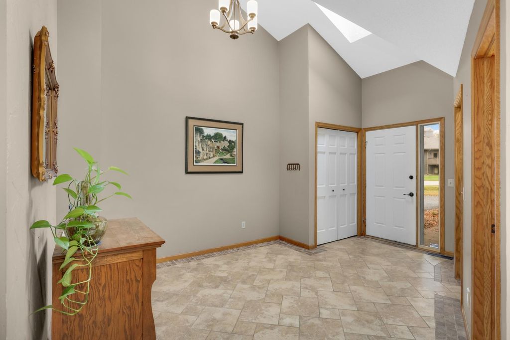 18062 Judicial Way N, Lakeville, MN 55044 — photo 2