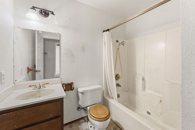12101 Pye Ln, Auburn, CA 95602