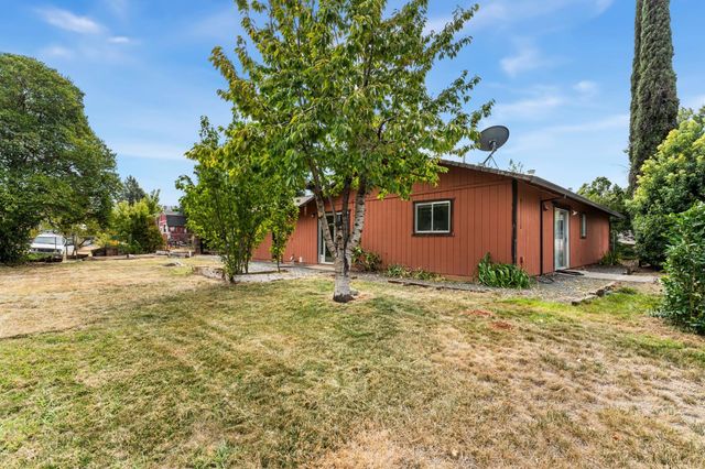 12101 Pye Ln, Auburn, CA 95602