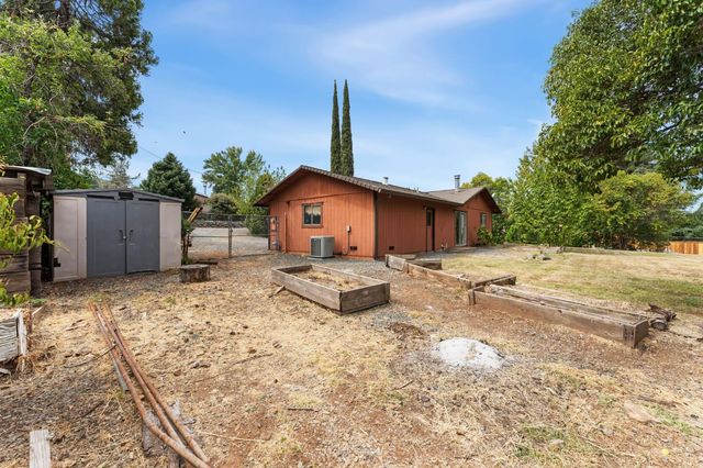 12101 Pye Ln, Auburn, CA 95602