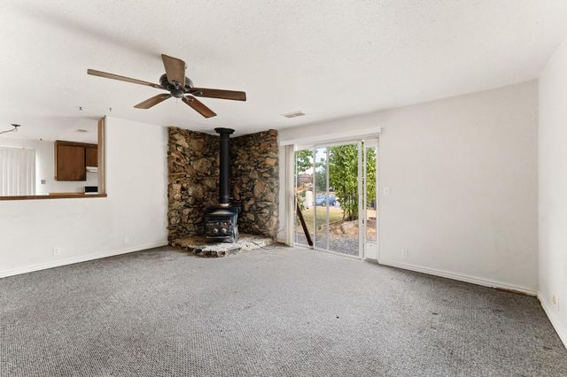 12101 Pye Ln, Auburn, CA 95602