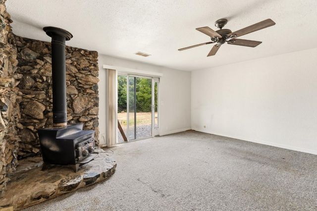 12101 Pye Ln, Auburn, CA 95602