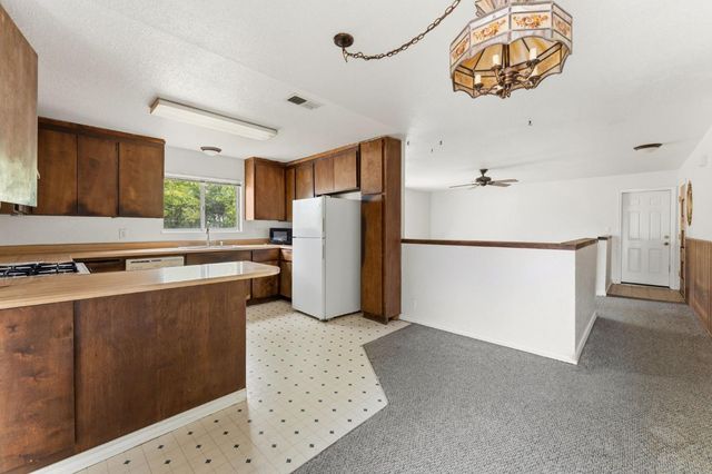 12101 Pye Ln, Auburn, CA 95602