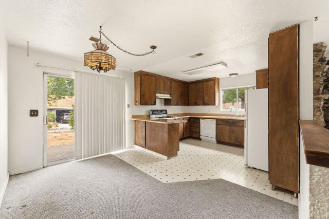 12101 Pye Ln, Auburn, CA 95602