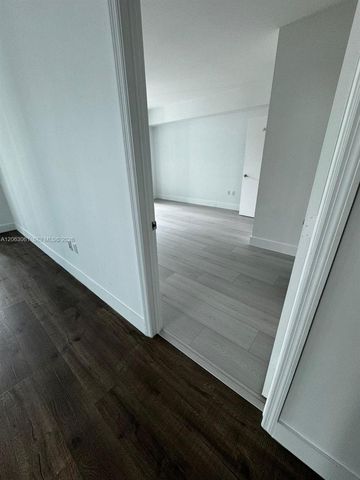 500 Brickell Ave 1207, Miami, FL 33131