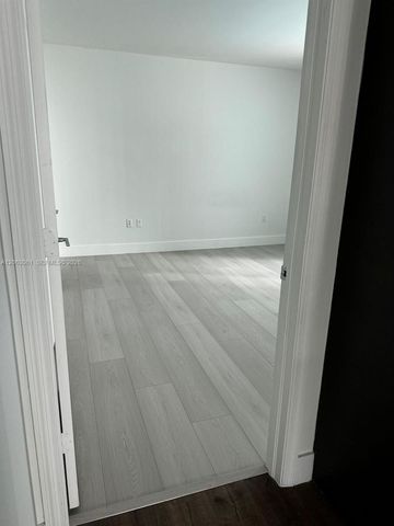 500 Brickell Ave 1207, Miami, FL 33131