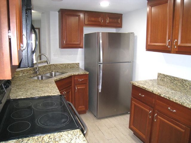 1235 Harding Avenue 302, Des Plaines, IL 60016