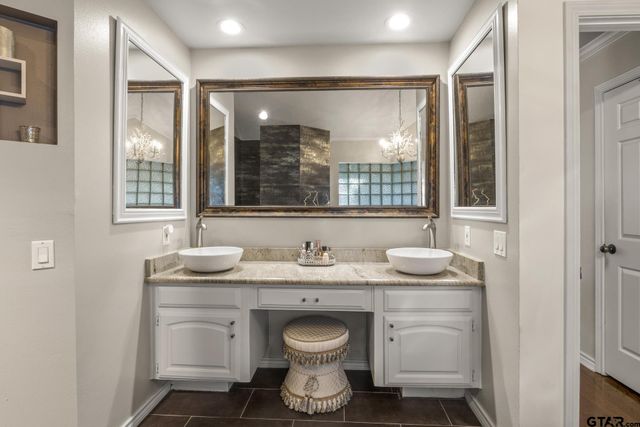 912 Fleming, Mt Pleasant, TX 75455