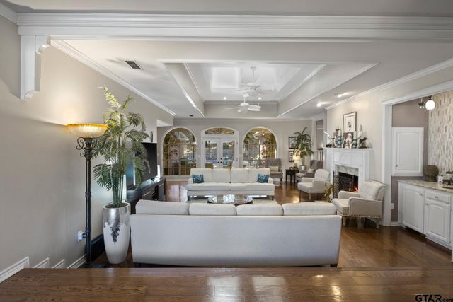 912 Fleming, Mt Pleasant, TX 75455