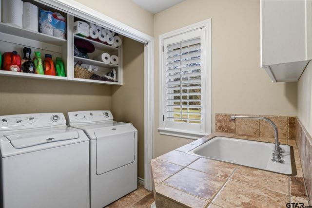 912 Fleming, Mt Pleasant, TX 75455