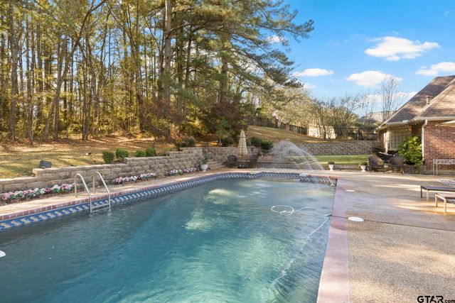 912 Fleming, Mt Pleasant, TX 75455