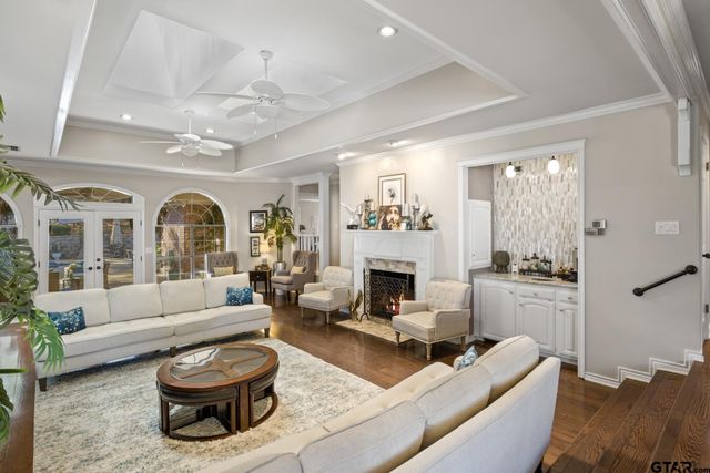 912 Fleming, Mt Pleasant, TX 75455