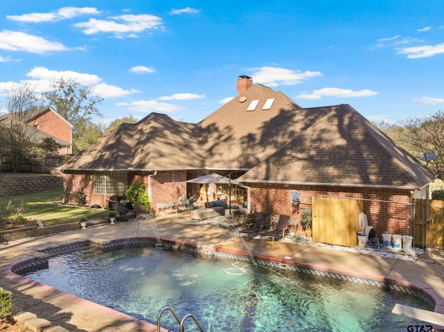 912 Fleming, Mt Pleasant, TX 75455