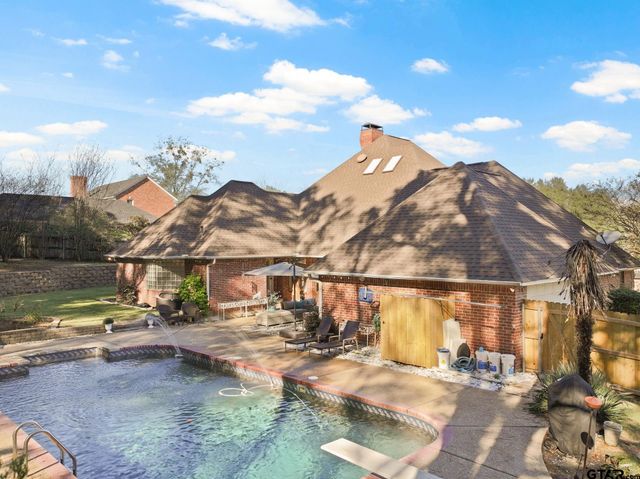 912 Fleming, Mt Pleasant, TX 75455