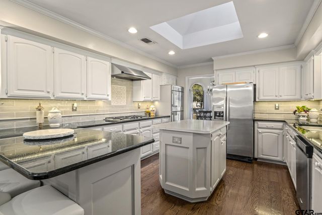 912 Fleming, Mt Pleasant, TX 75455