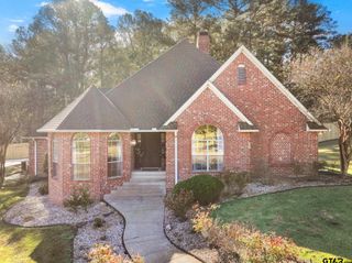 912 Fleming, Mt Pleasant, TX 75455