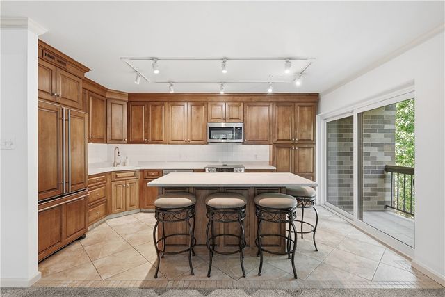 1500 COCHRAN ROAD 900, Scott Twp, PA 15243