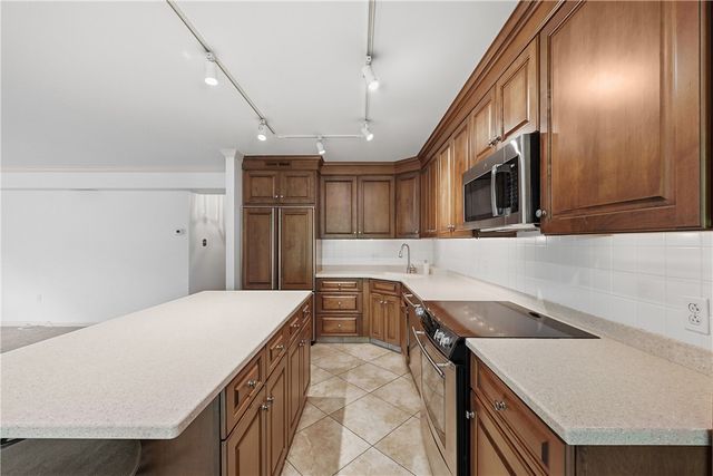 1500 COCHRAN ROAD 900, Scott Twp, PA 15243