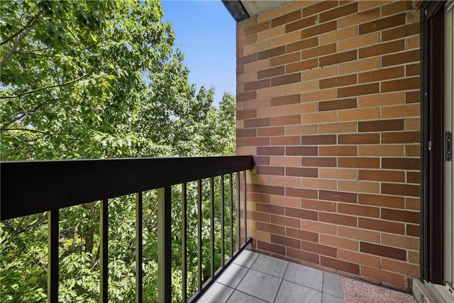 1500 COCHRAN ROAD 900, Scott Twp, PA 15243