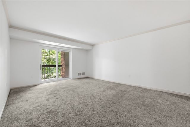 1500 COCHRAN ROAD 900, Scott Twp, PA 15243
