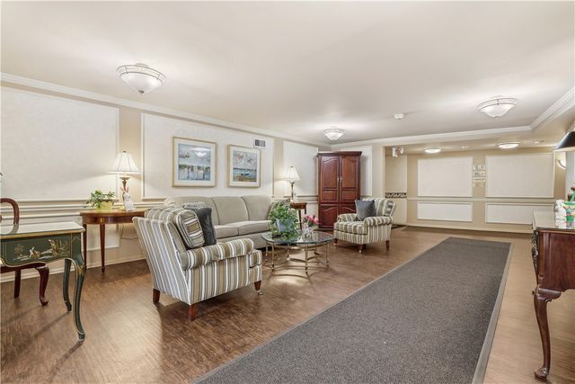 1500 COCHRAN ROAD 900, Scott Twp, PA 15243