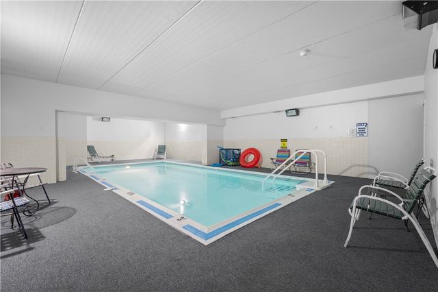 1500 COCHRAN ROAD 900, Scott Twp, PA 15243